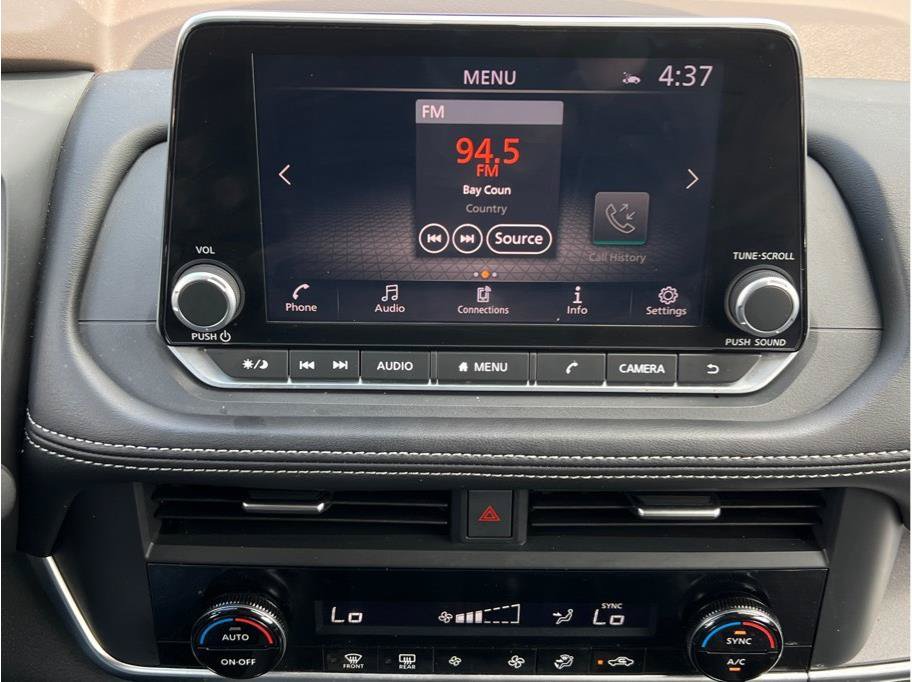 Used 2023 Nissan Rogue SV FWD image 14
