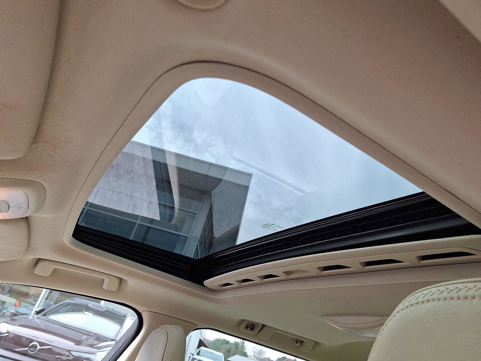 Used 2016 Volvo XC70 T5 Platinum w/ Climate Package image 14