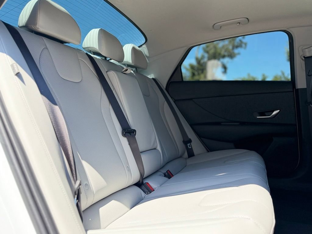 Used 2025 Hyundai Elantra Limited FWD image 24