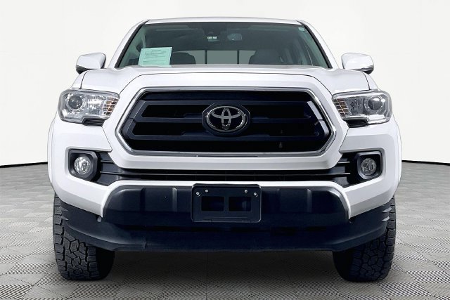 Used 2022 Toyota Tacoma SR5 w/ Technology Package AWD/4WD image 2