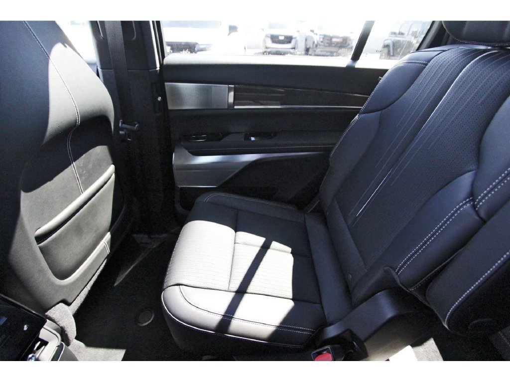 New 2027 Cadillac Vistiq Luxury AWD/4WD image 12