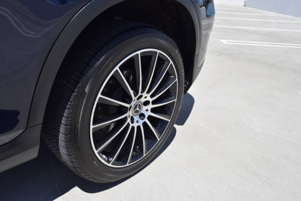 Used 2017 Mercedes-Benz GLC 300 4MATIC image 6