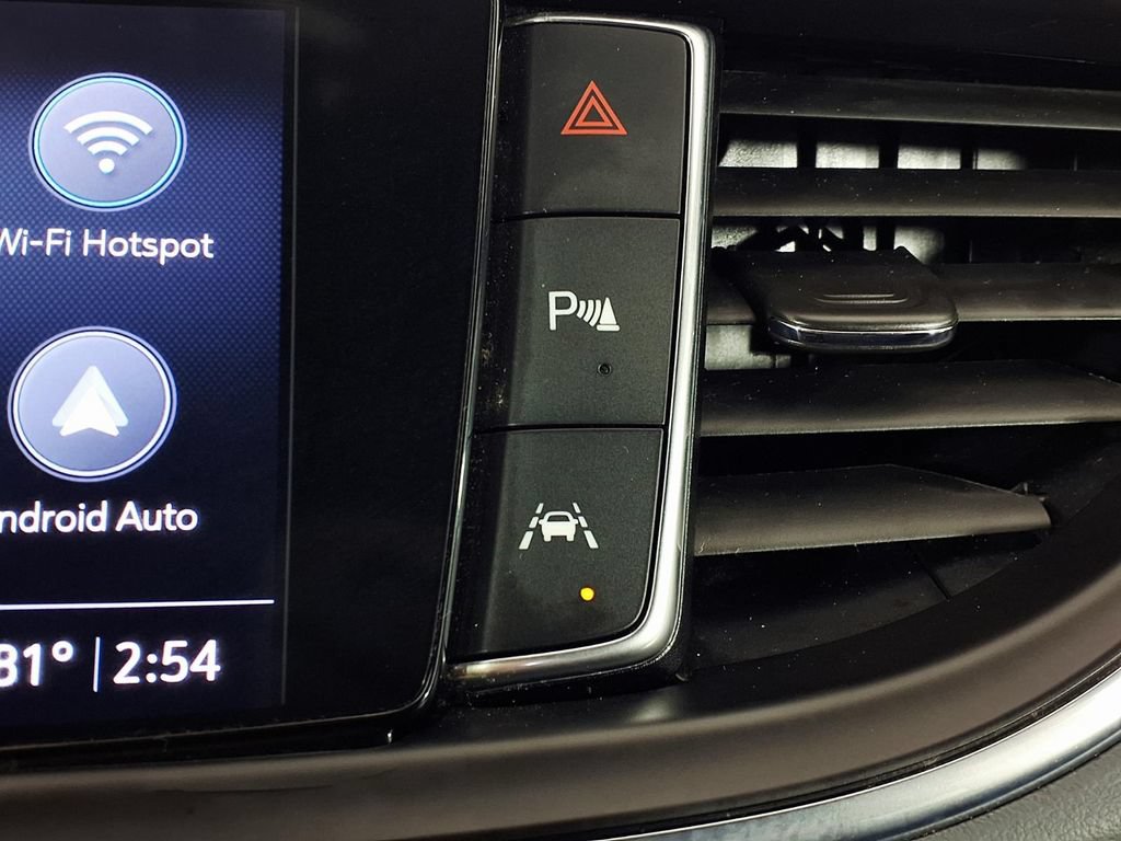 Used 2022 Buick Enclave Essence w/ Sport Touring Edition FWD image 22