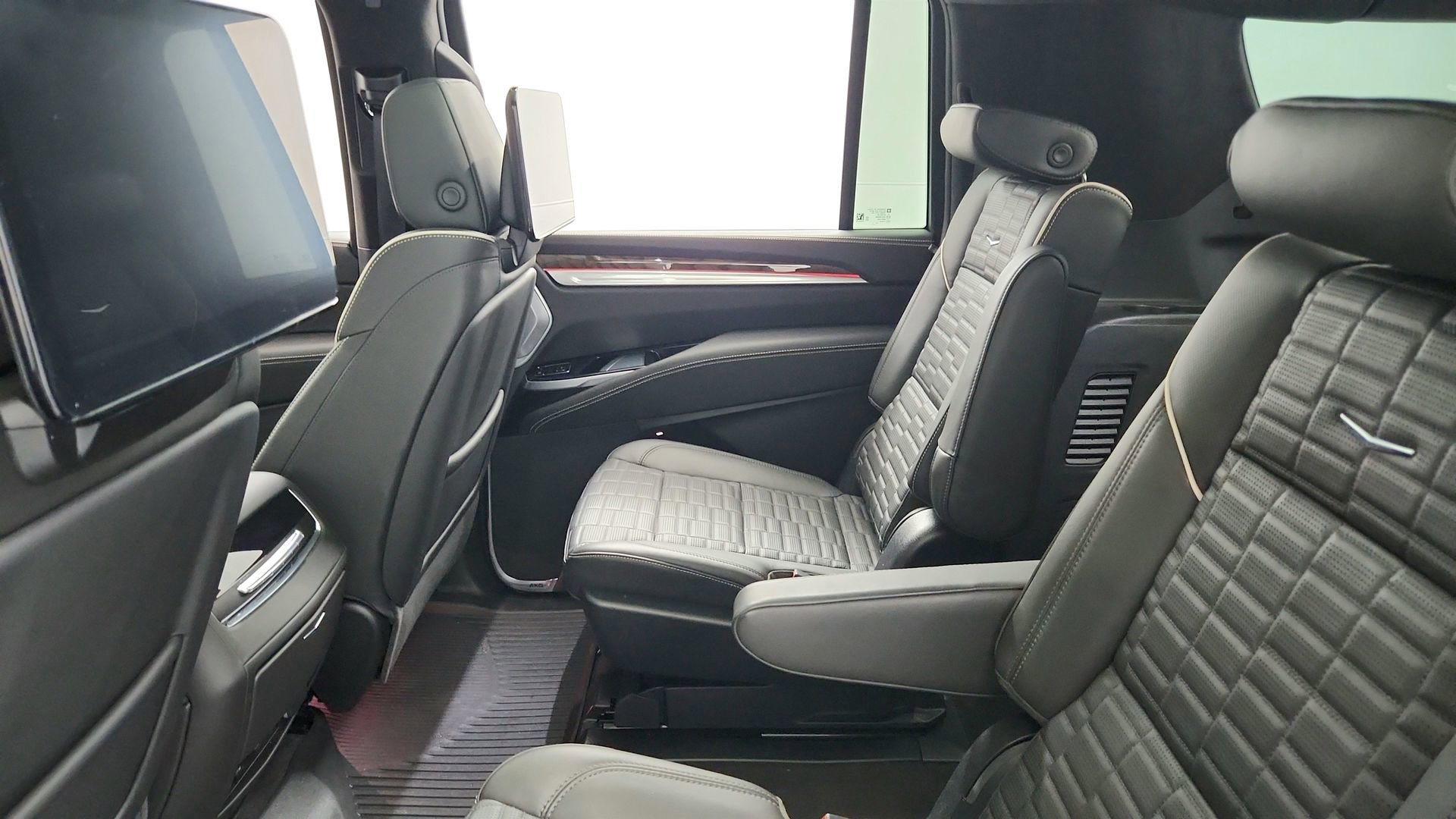 Certified 2025 Cadillac Escalade ESV Sport Platinum AWD/4WD image 25