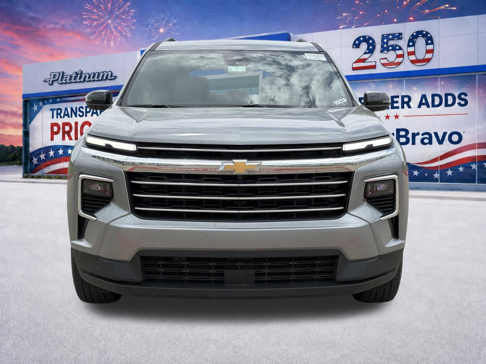 Used 2026 Chevrolet Traverse LT w/ Driver Confidence Package FWD image 2