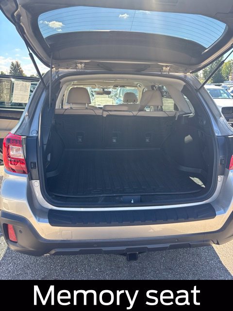 Used 2018 Subaru Outback 3.6R Limited AWD/4WD image 28