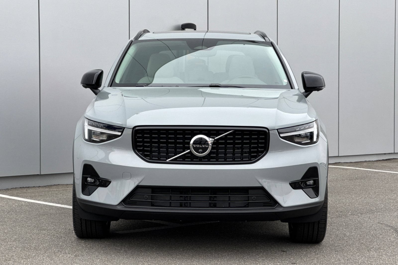 New 2026 Volvo XC40 B5 Plus w/ Protection Package Premier AWD/4WD image 8