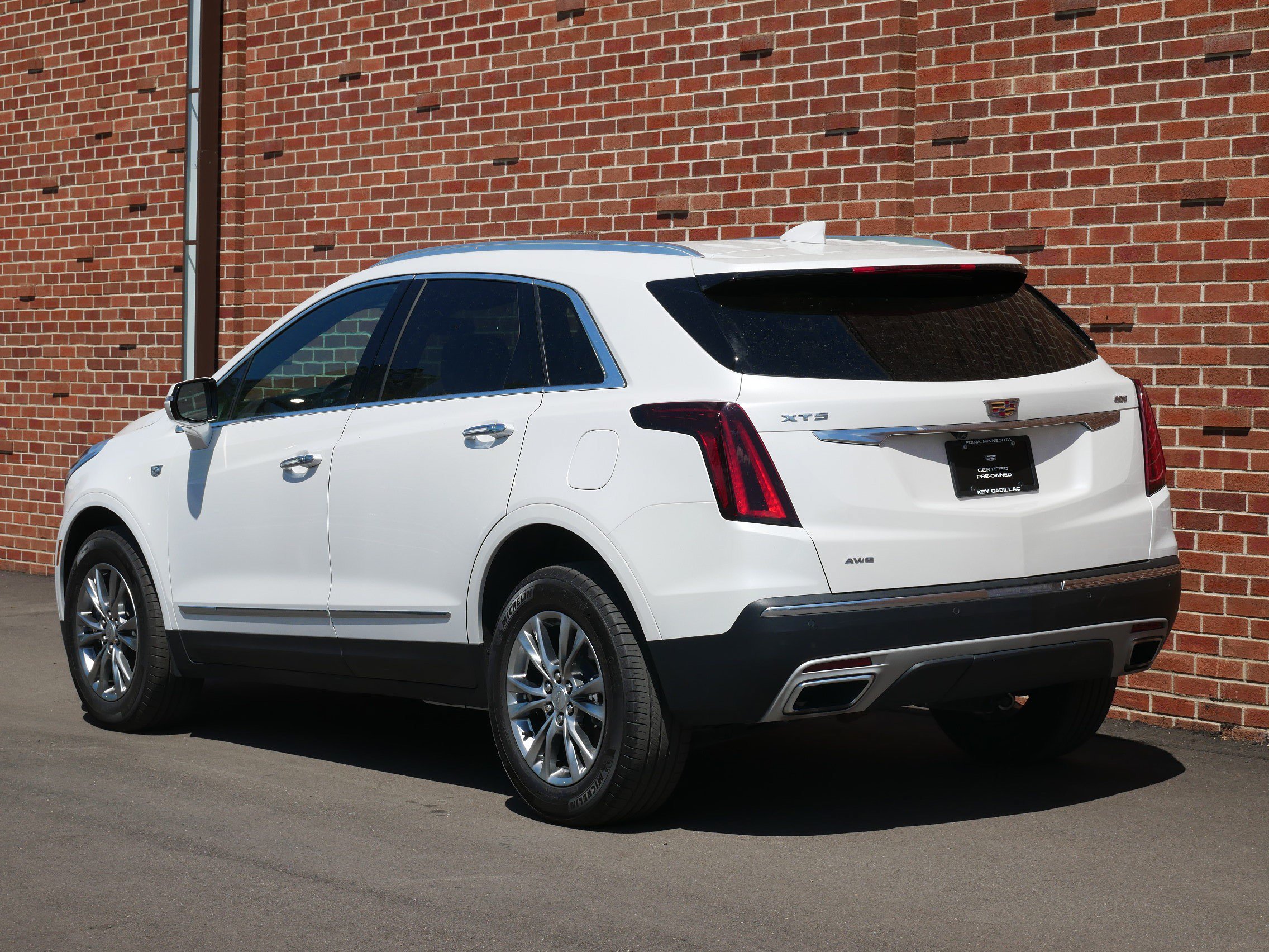 Certified 2023 Cadillac XT5 Premium Luxury AWD/4WD image 3