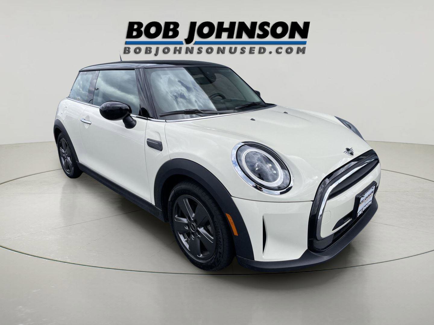 Used 2023 MINI Cooper 2-Door Hardtop FWD image 1