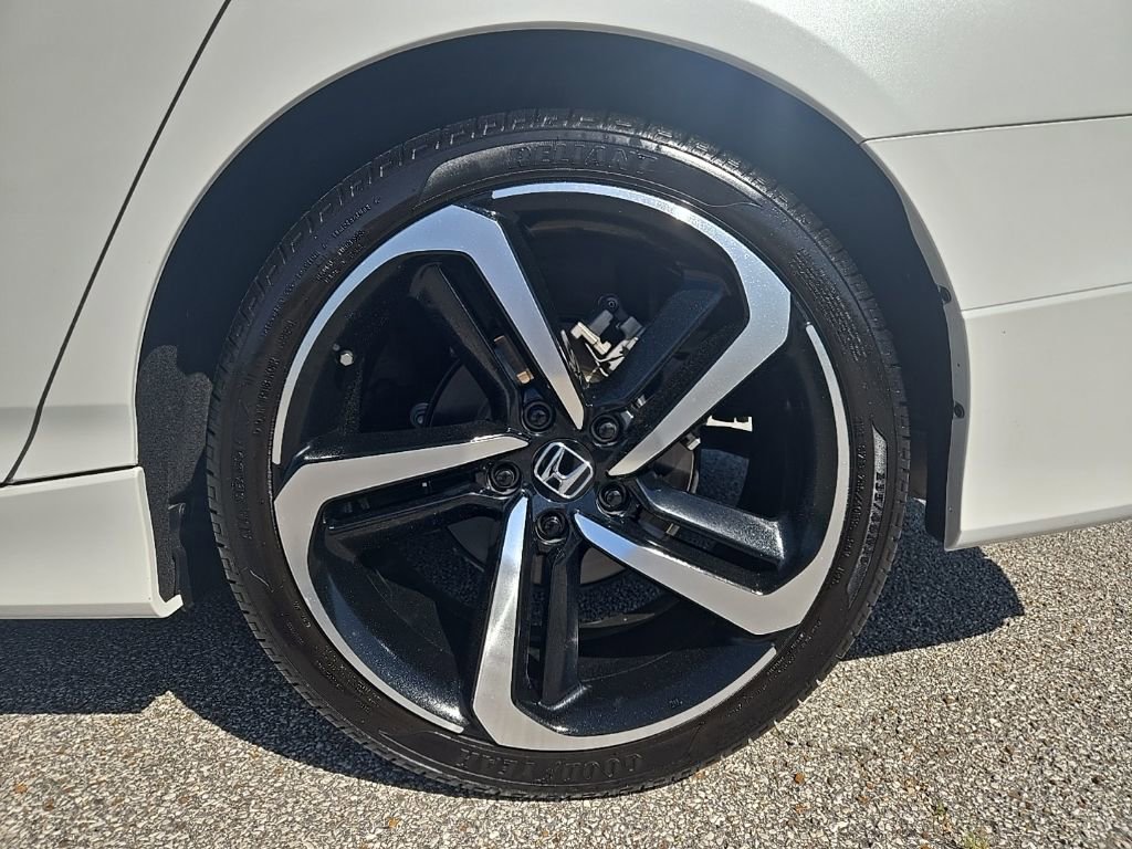 Used 2018 Honda Accord Sport image 26