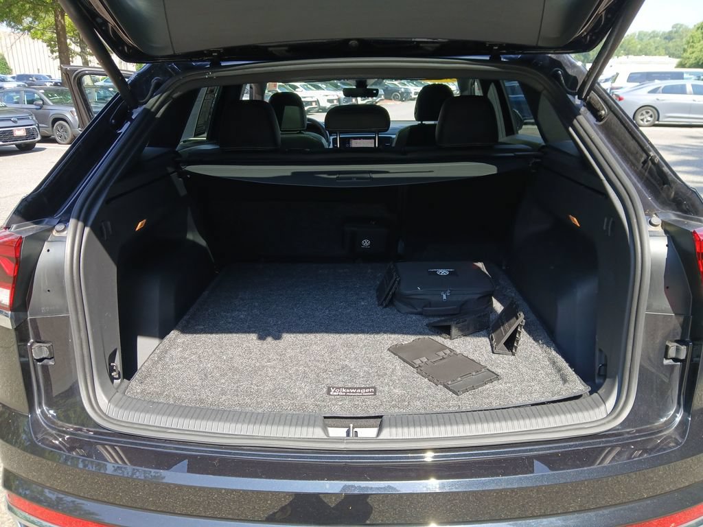 Used 2023 Volkswagen Atlas Cross Sport SEL AWD/4WD image 42