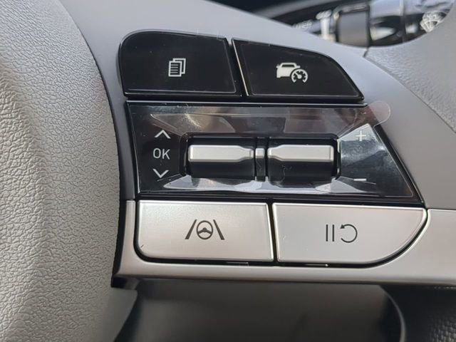 Used 2024 Hyundai Elantra SEL image 23