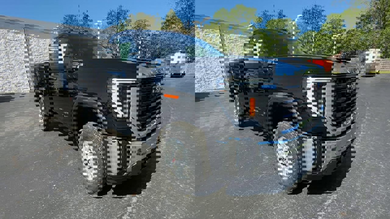 New 2025 GMC Sierra 2500 Pro w/ Convenience Package image 2