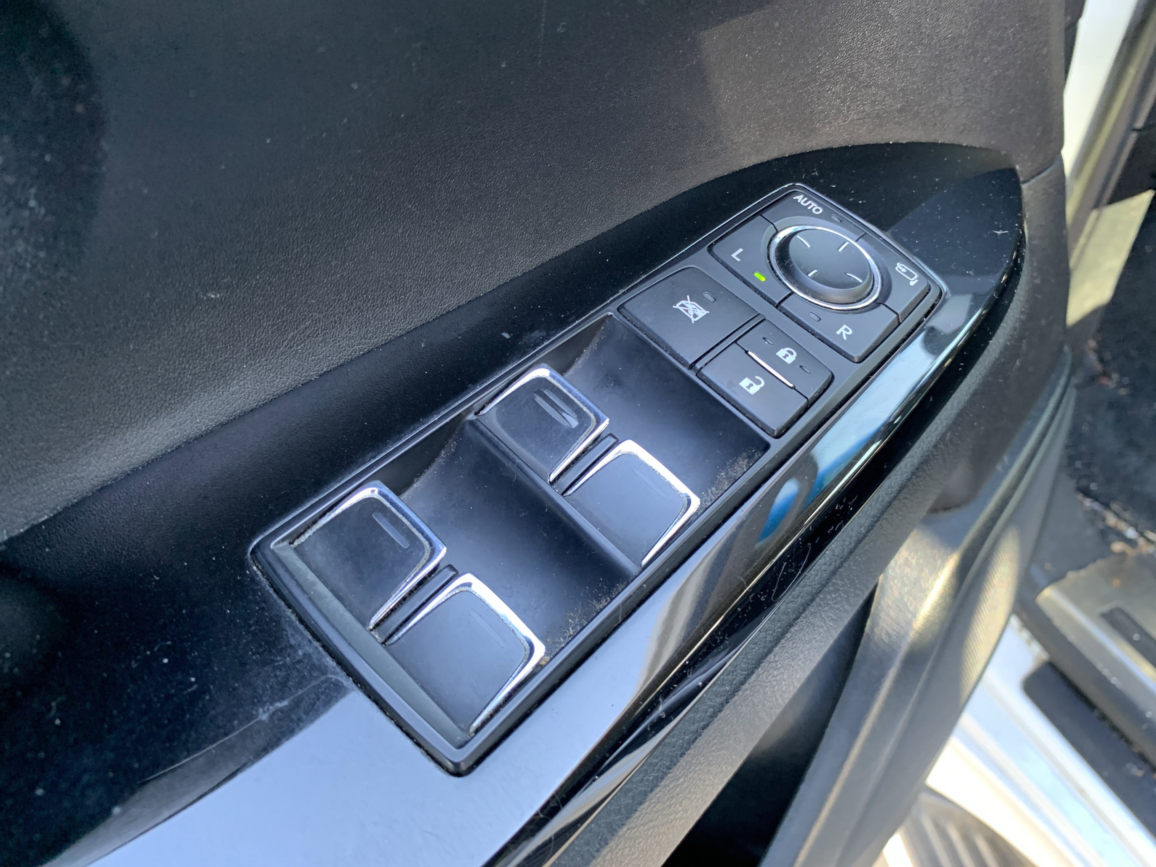 Used 2017 Lexus LX 570 4WD image 15