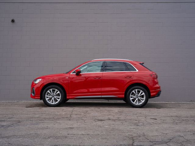 Used 2025 Audi Q3 2.0T Premium w/ Convenience Package image 2