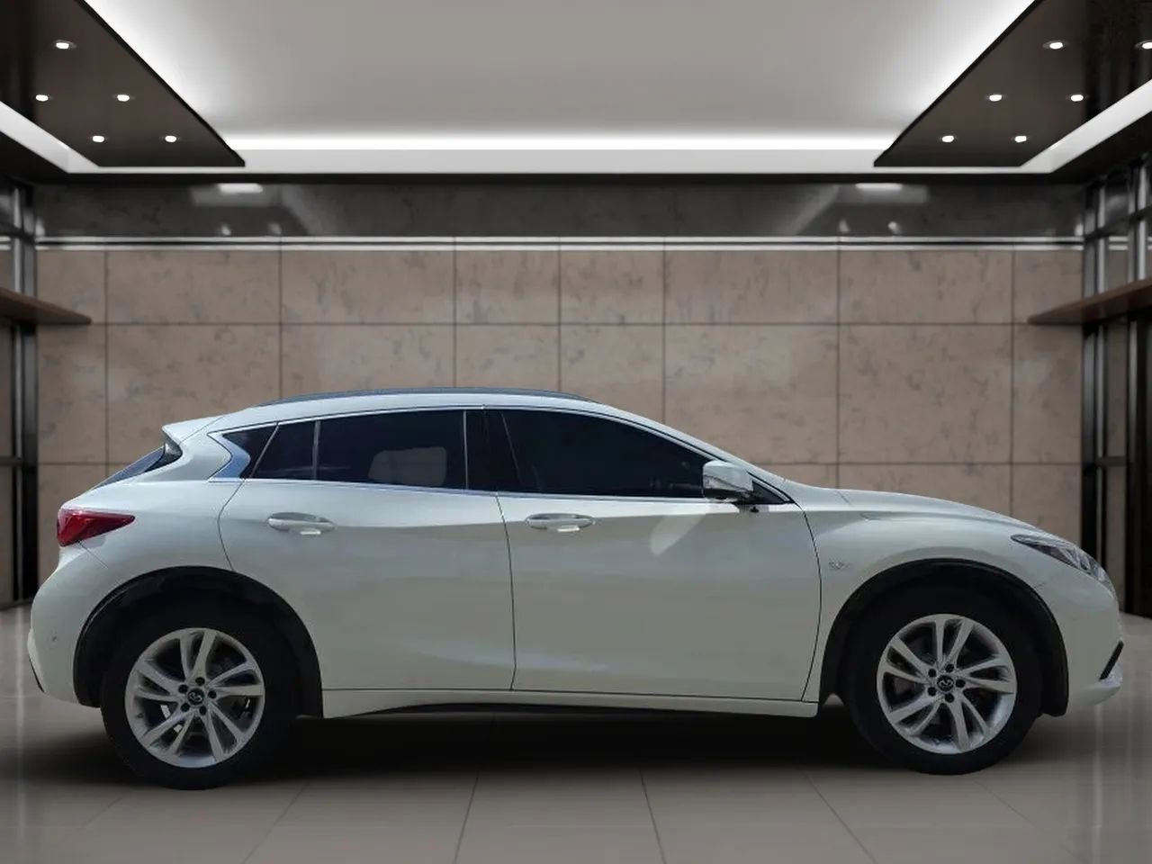 Used 2017 INFINITI QX30 Premium w/ Technology Package image 9