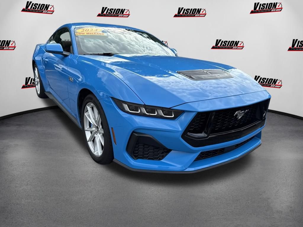 Used 2024 Ford Mustang GT Premium RWD image 3