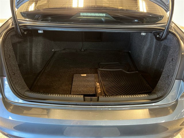 Used 2016 Volkswagen Jetta Sport image 5