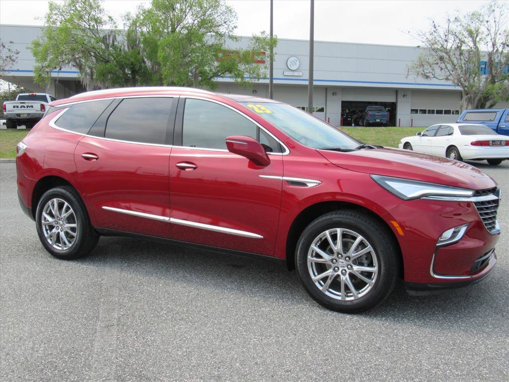 Used 2023 Buick Enclave Essence w/ Experience Buick Package image 2