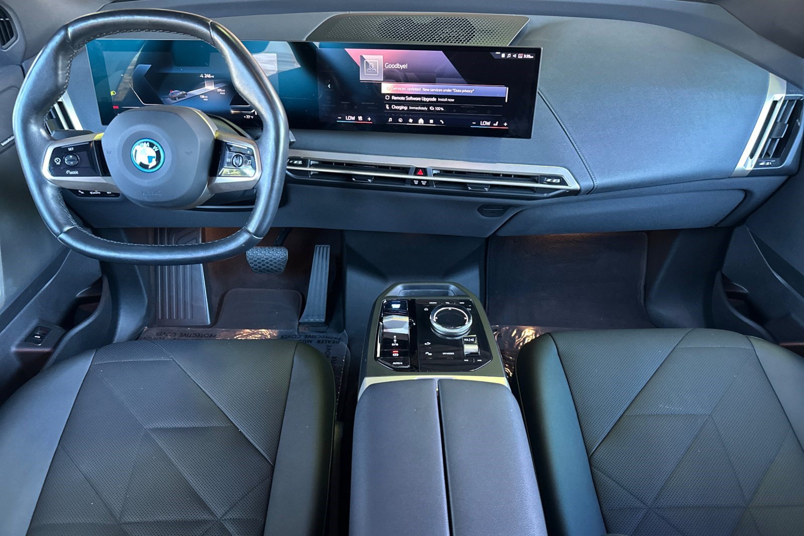 Certified 2024 BMW iX xDrive50 w/ Sport Package AWD/4WD image 17