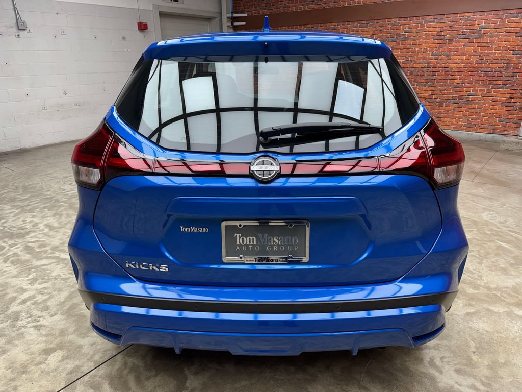 Used 2025 Nissan Kicks Play S FWD image 4