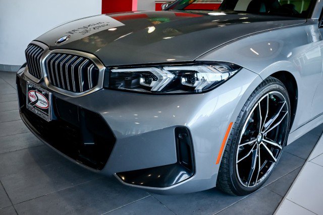 Used 2023 BMW 330i xDrive Sedan w/ M Sport Package image 9