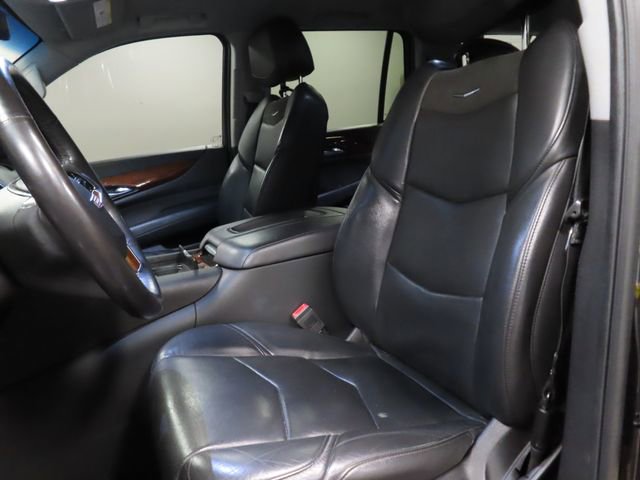 Used 2019 Cadillac Escalade Luxury image 24