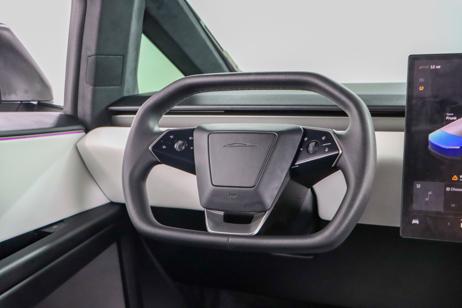 Used 2024 Tesla Cybertruck AWD Crew Cab image 12