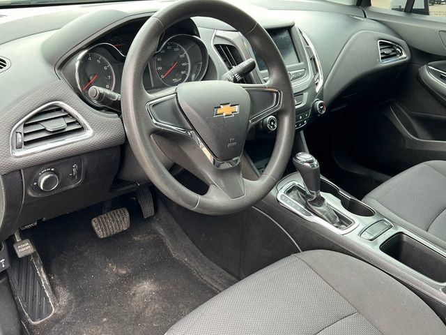 Used 2019 Chevrolet Cruze LS FWD image 13