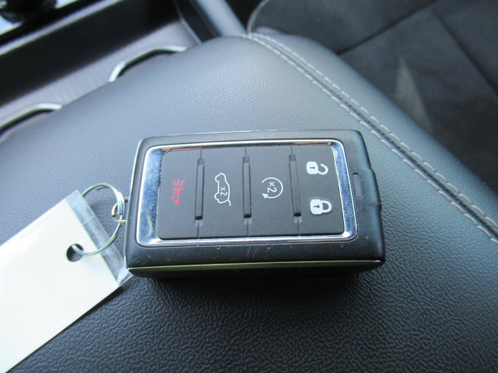 Used 2025 Jeep Grand Cherokee L Laredo RWD image 31