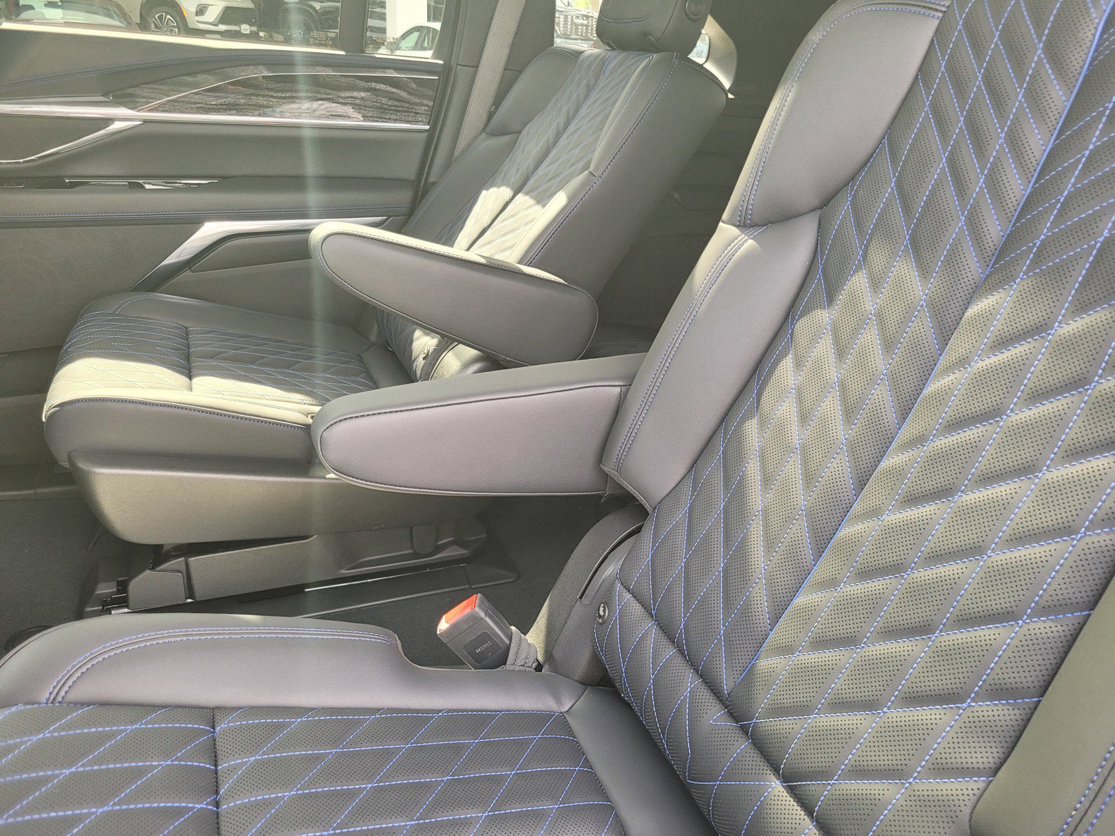 New 2026 Cadillac Escalade IQ Sport 1 w/ LPO, ONYX Package AWD/4WD image 6