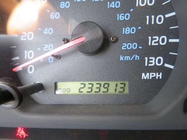 Used 2000 Toyota Land Cruiser AWD/4WD image 25