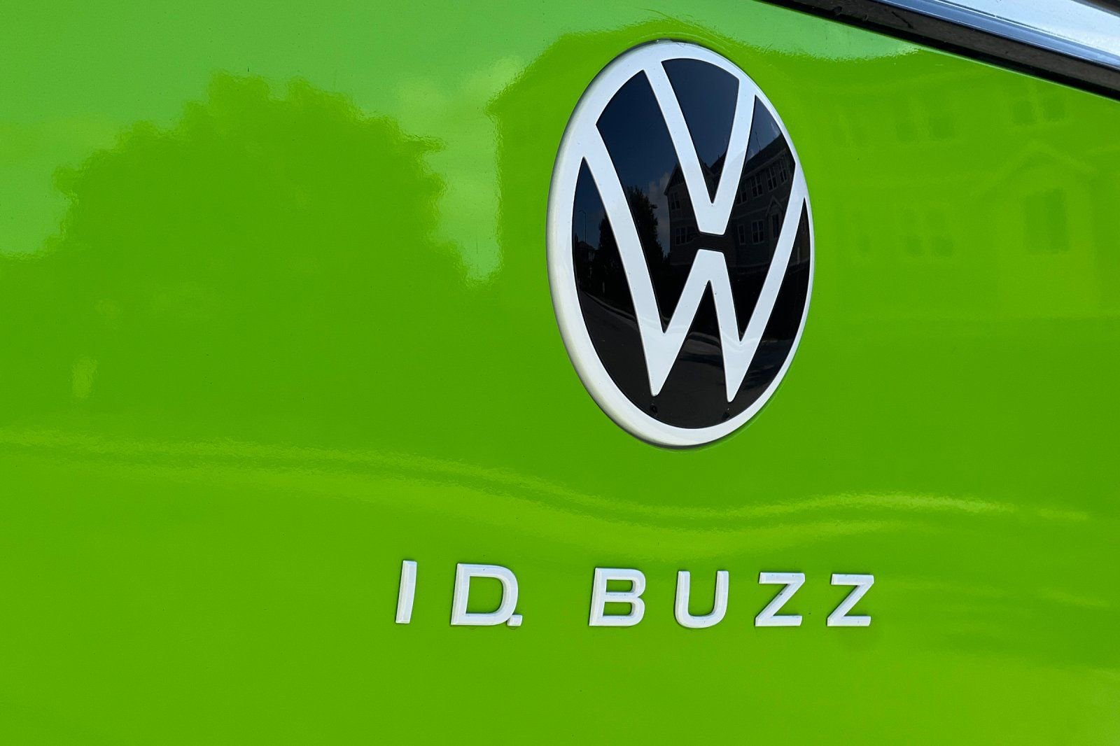 New 2025 Volkswagen ID. Buzz Pro S RWD image 27