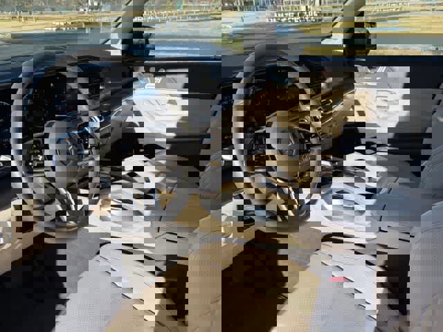 Used 2020 Mercedes-Benz GLE 350 4MATIC w/ Premium Package image 11