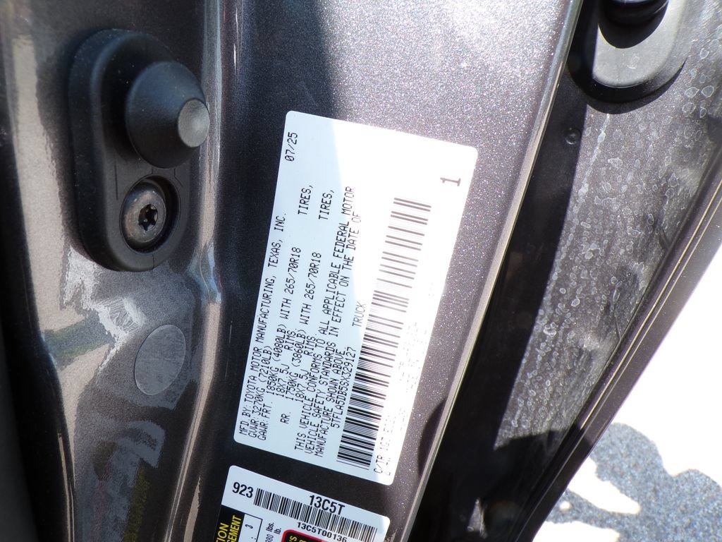 Used 2025 Toyota Tundra SR5 w/ SR5 Premium Package AWD/4WD image 33