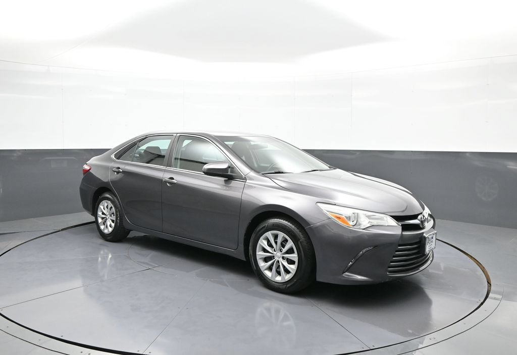 Used 2016 Toyota Camry LE FWD image 4