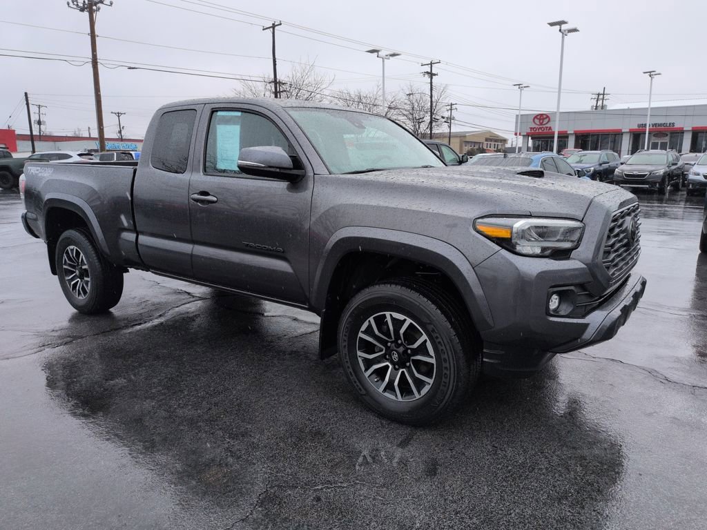 Used 2021 Toyota Tacoma TRD Sport w/ TRD Premium Sport Package image 7