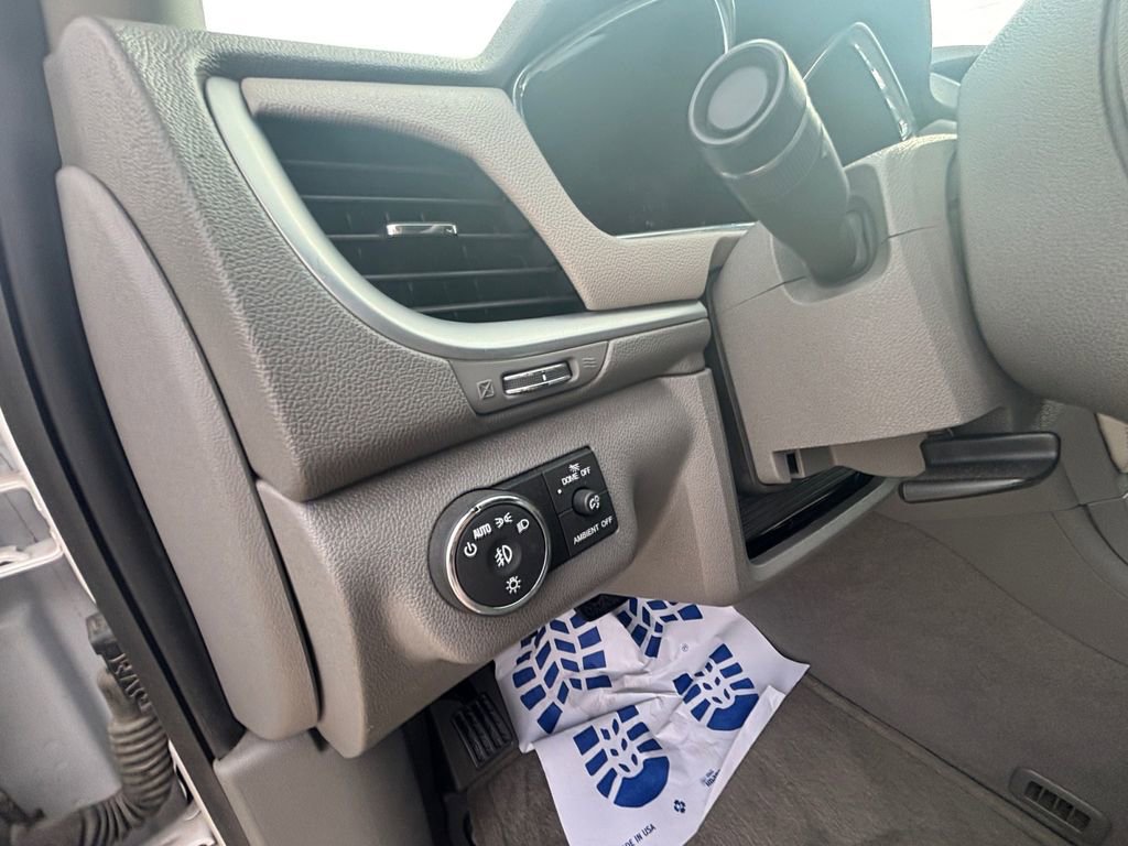 Used 2016 Chevrolet Traverse LT image 26