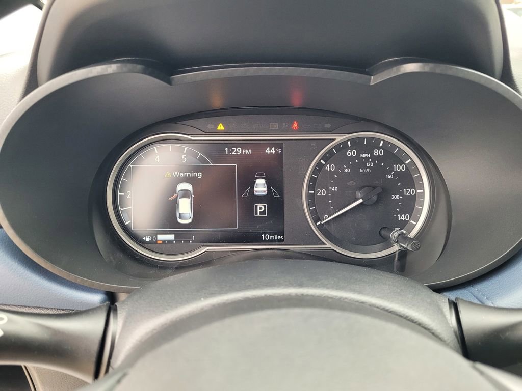 New 2025 Nissan Versa SV w/ Trunk Package FWD image 11