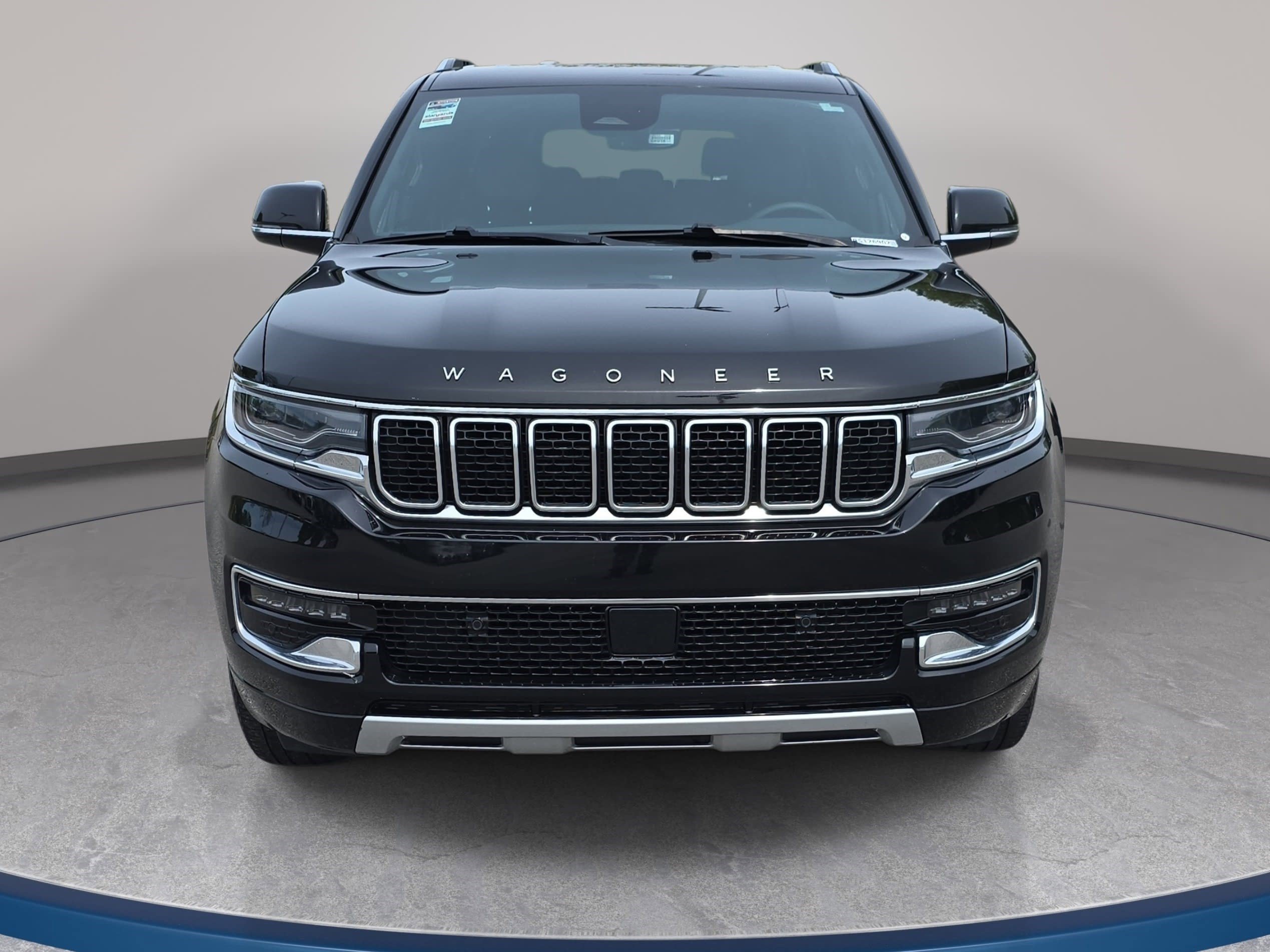 Used 2024 Jeep Wagoneer L Series II RWD image 2