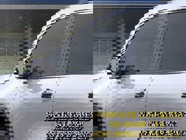 New 2026 Chevrolet Traverse LT w/ Driver Confidence Package image 12