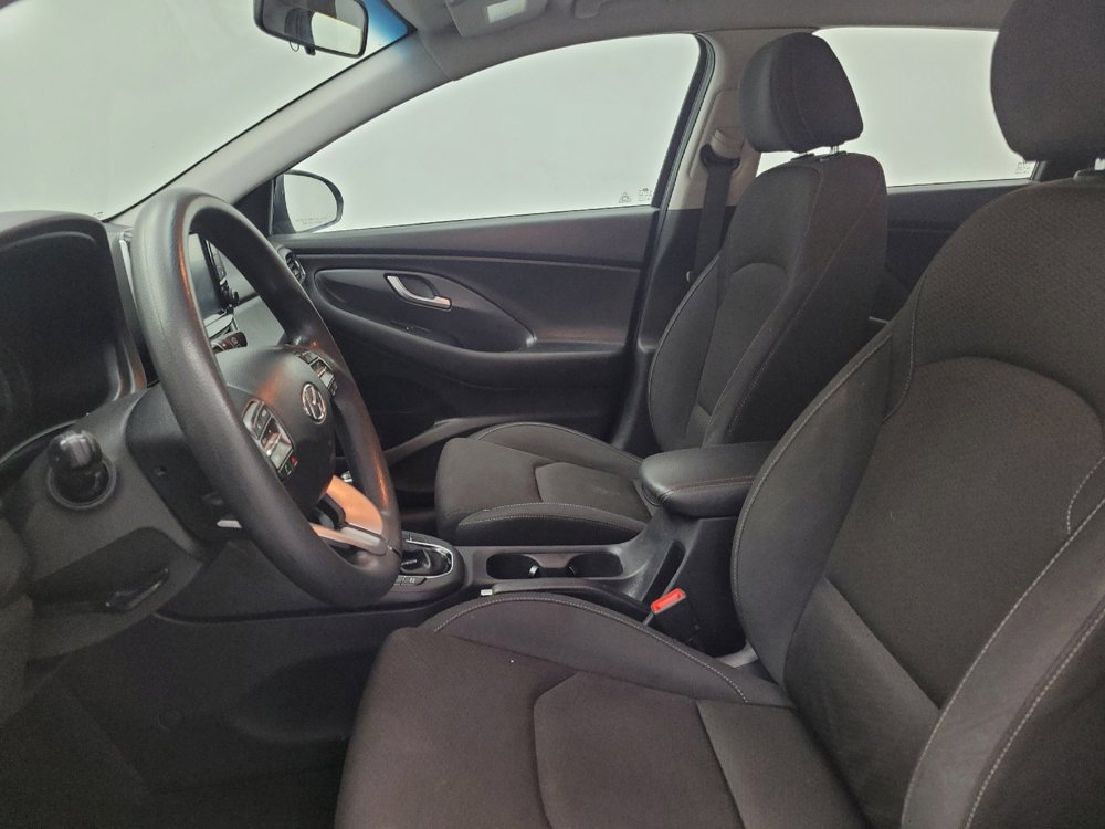 Used 2018 Hyundai Elantra GT image 17