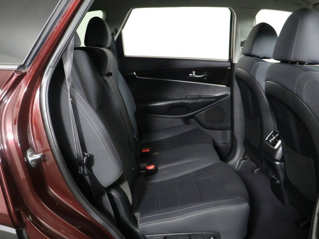 Used 2020 Kia Sorento LX w/ LX I4 Convenience Package image 29