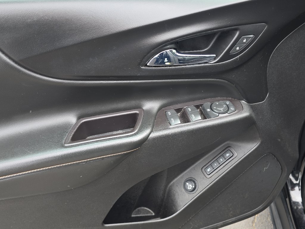 Used 2021 Chevrolet Equinox Premier w/ LPO, Cargo Package FWD image 13