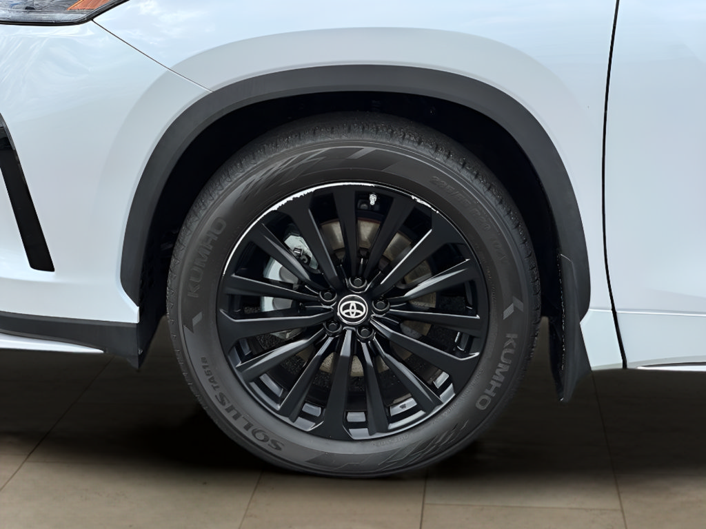 Used 2023 Toyota Highlander XSE FWD image 36