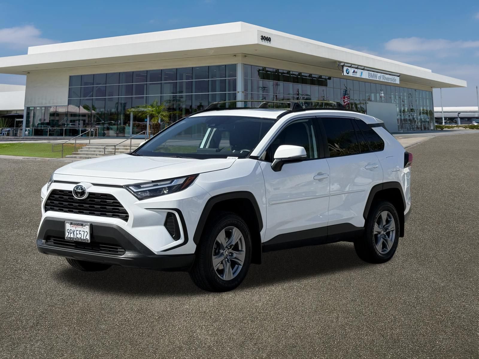 Used 2024 Toyota RAV4 XLE w/ Convenience Package FWD image 3