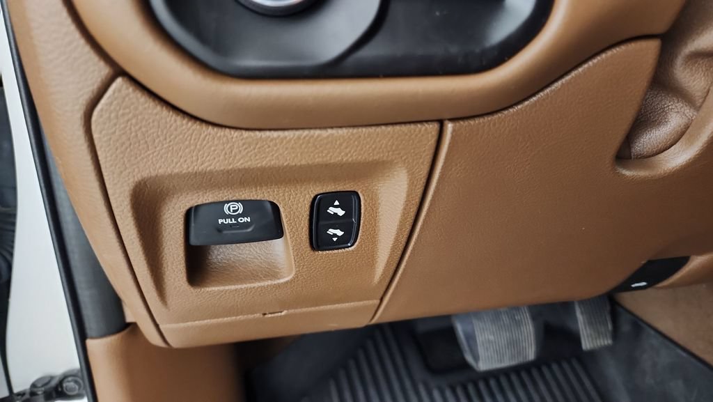 Used 2019 RAM 1500 Laramie Longhorn AWD/4WD image 24