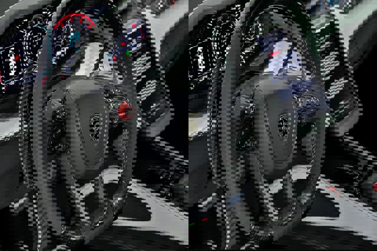 Used 2024 Lamborghini Revuelto image 31