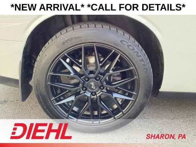 Used 2019 Dodge Challenger SXT w/ Plus Package AWD/4WD image 10