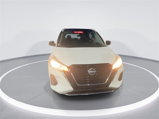 Certified 2023 Nissan Kicks SV image 3